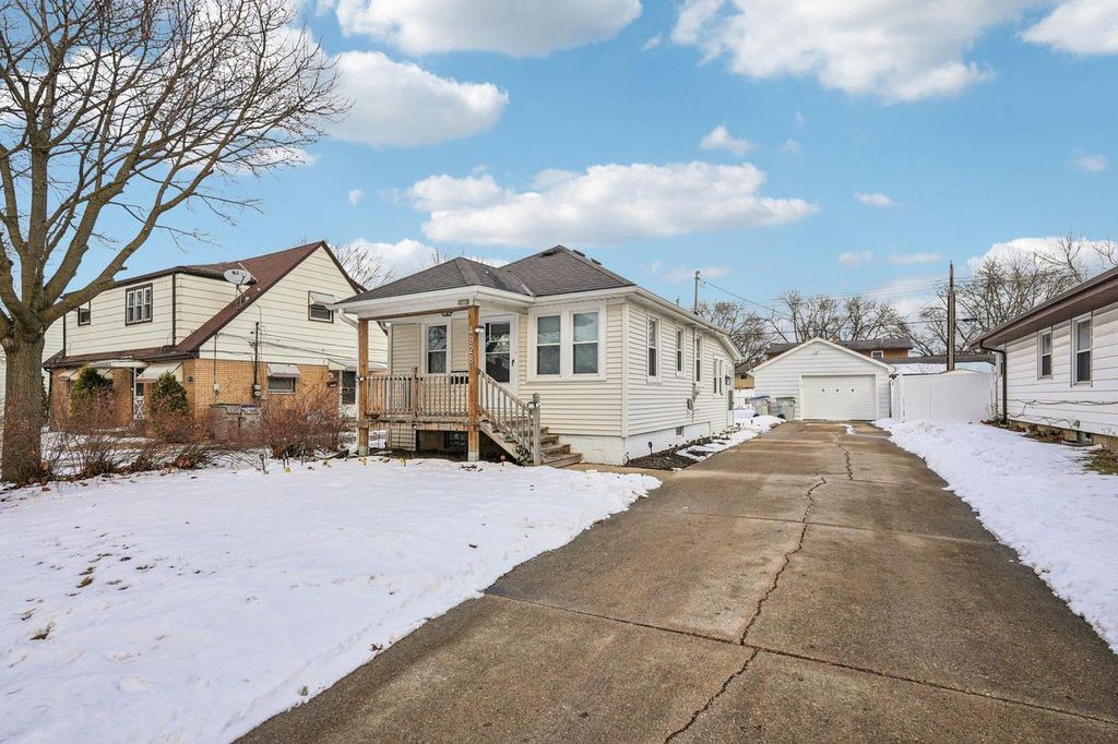 Photo of 4928 N 107th STREET, Milwaukee, WI 53225 (MLS # 1949195)
