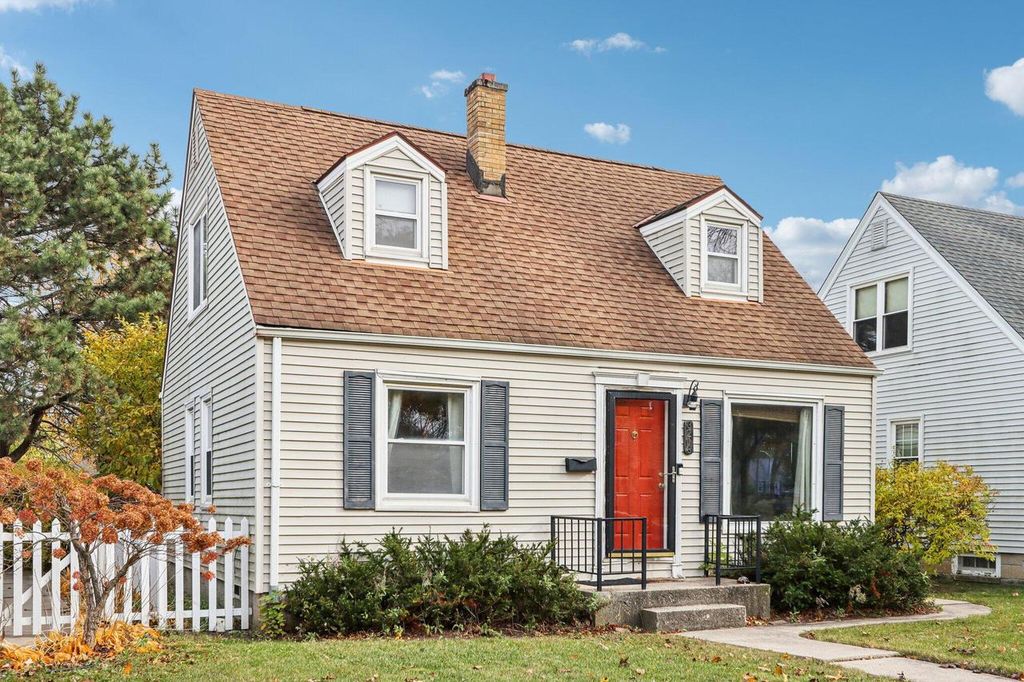 Photo of 3218 N 89th STREET, Milwaukee, WI 53222 (MLS # 1942260)