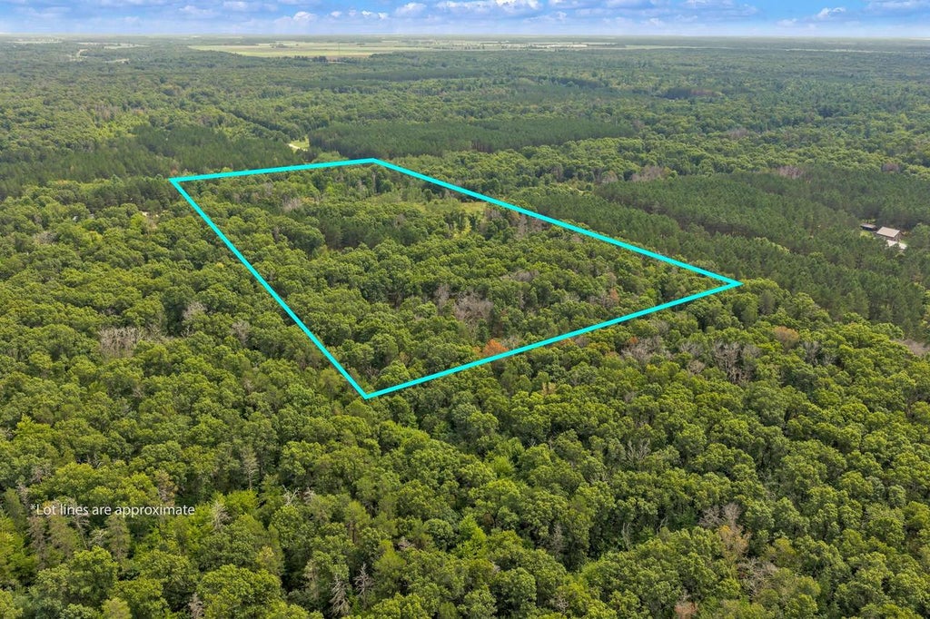 Photo of 689 6th AVENUE, Hancock, WI 54943 (MLS # 2030957)