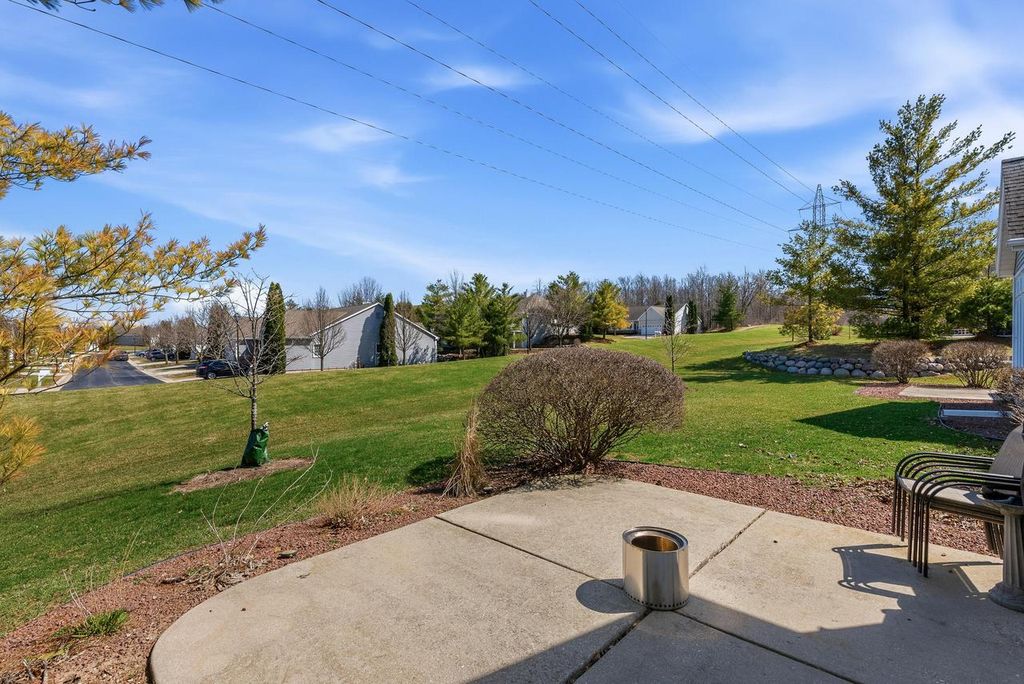 Photo of 1668 Iroquois AVENUE, Grafton, WI 53024 (MLS # 1954723)