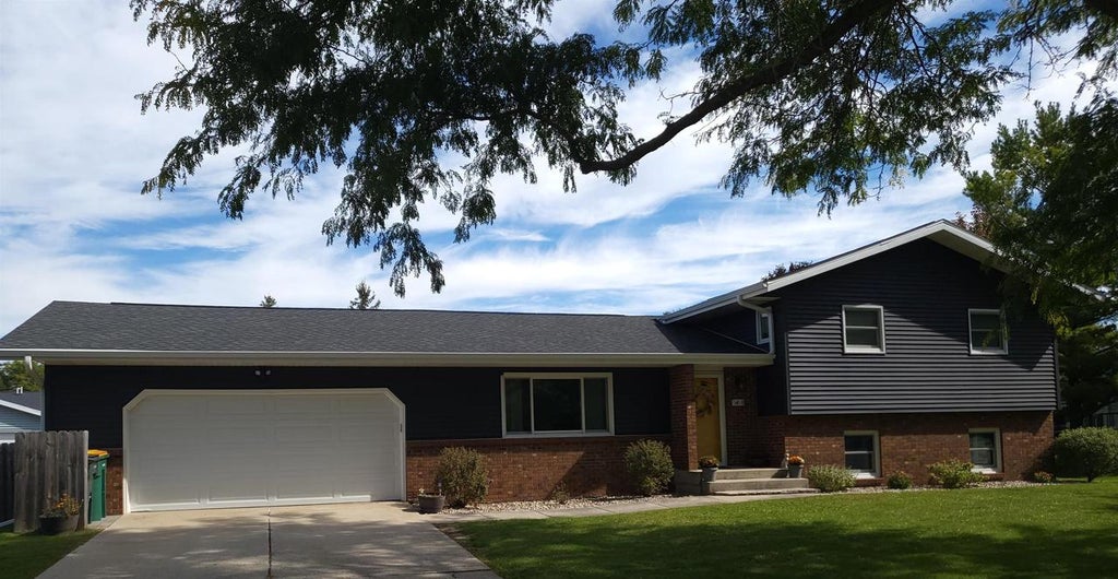 Photo of 561 Wakefield AVENUE, Fond Du Lac, WI 54935 (MLS # 50333348)