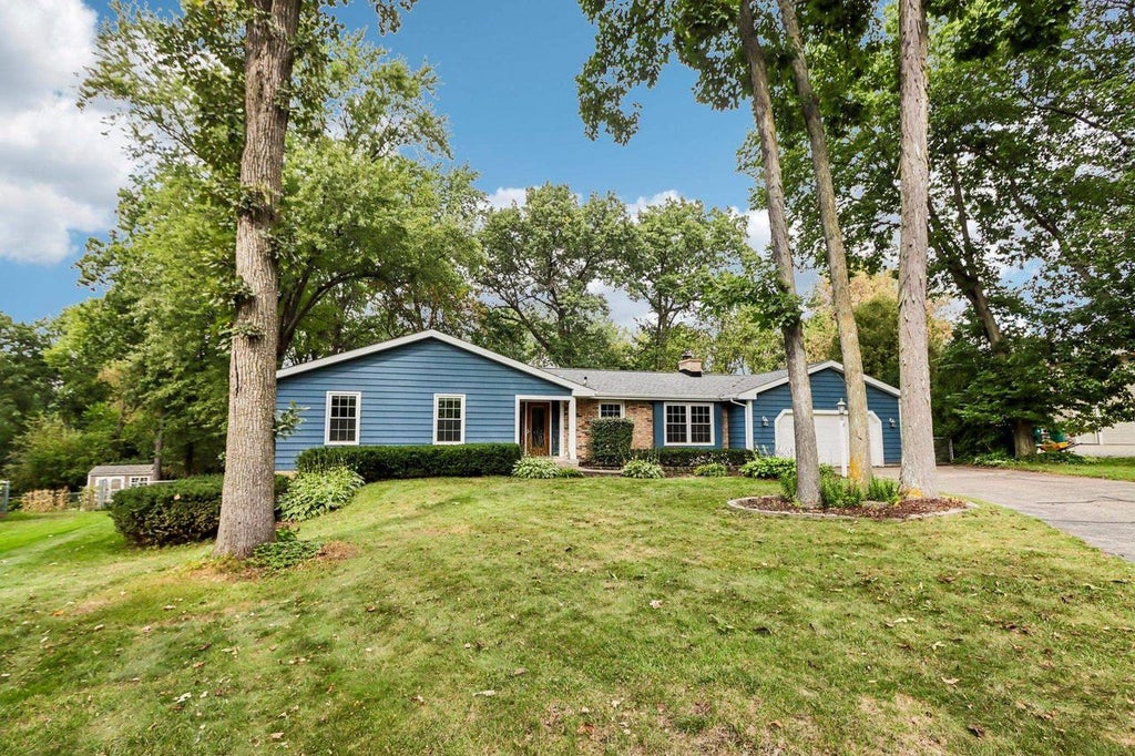 Photo of 4550 SUNDANCE COURT, Cottage Grove, WI 53527 (MLS # 2033293)