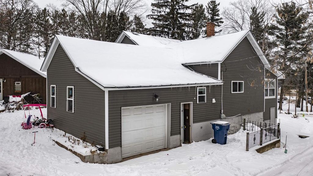 Photo of E1655 Grandview ROAD, Waupaca, WI 54981 (MLS # 50318847)