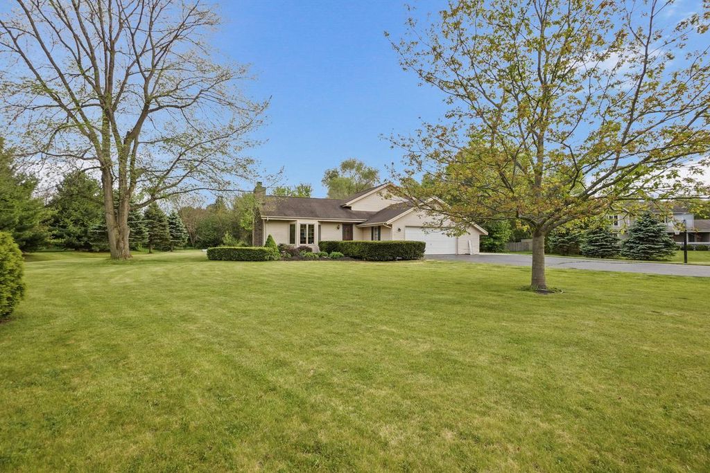 Photo of S92W35305 Barbary COURT, Eagle, WI 53119 (MLS # 1963247)