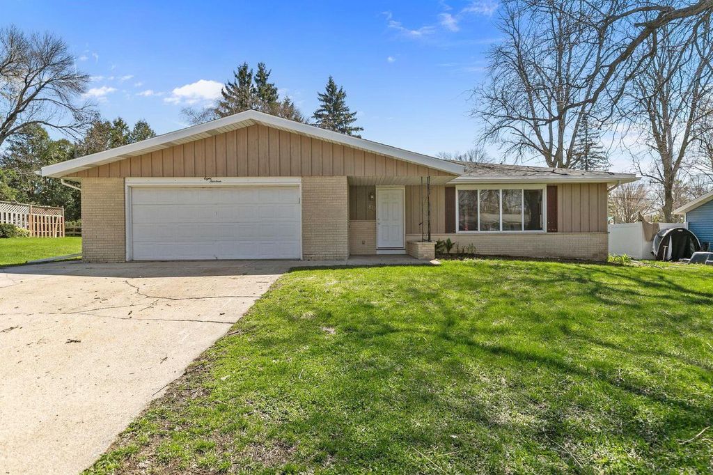 Photo of 813 Minerva STREET, Horicon, WI 53032 (MLS # 50324017)