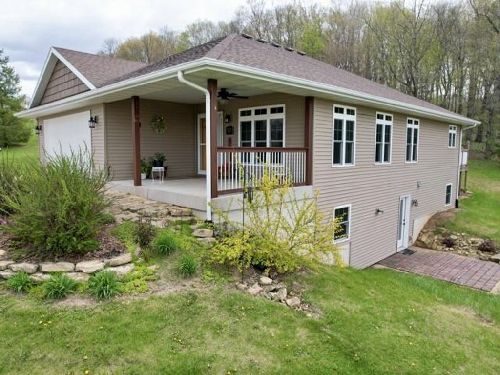 Photo of W3689 Sylvester ROAD, Monroe, WI 53566 (MLS # 2022890)