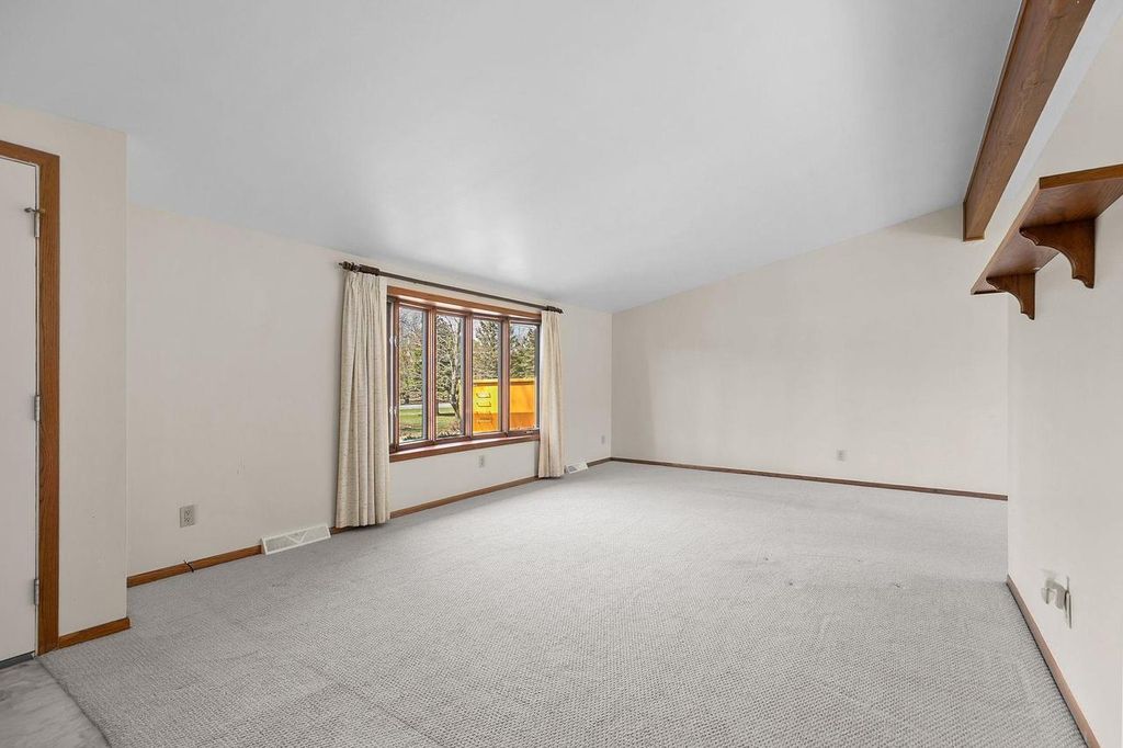 Photo of N956 North ROAD, Hortonville, WI 54944 (MLS # 50323900)