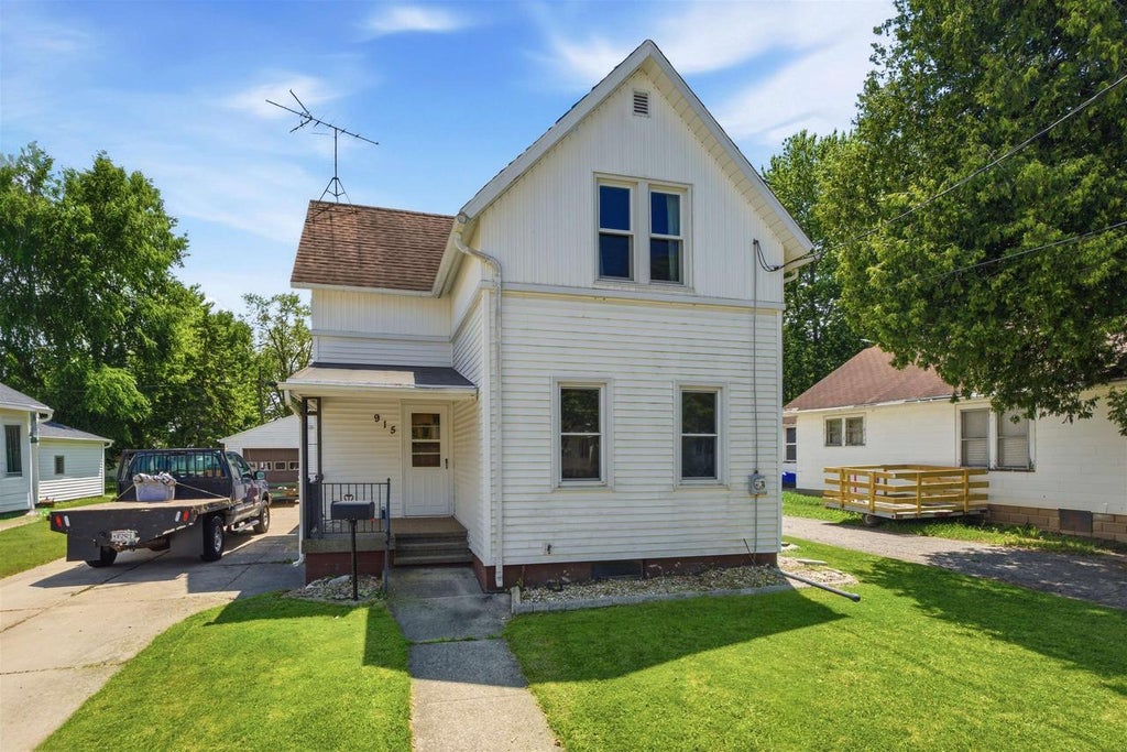 Photo of 915 W Hawes AVENUE, Appleton, WI 54914 (MLS # 50328257)