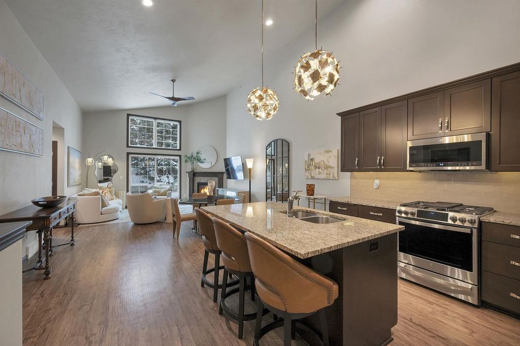 Photo of 2580-3 Bay Harbor CIRCLE, Green Bay, WI 54304 (MLS # 50322419)