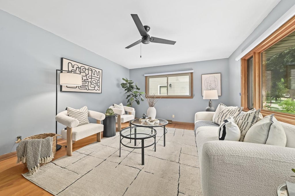 Photo of 11707 W Oxford PLACE, Wauwatosa, WI 53226 (MLS # 1976825)