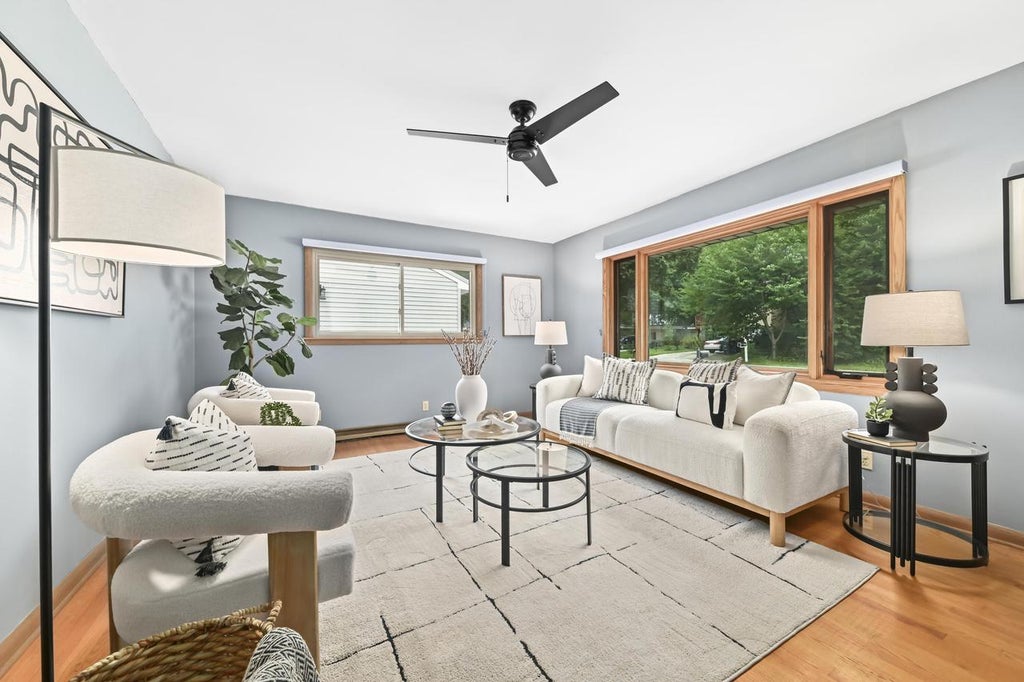 Photo of 11707 W Oxford PLACE, Wauwatosa, WI 53226 (MLS # 1976825)