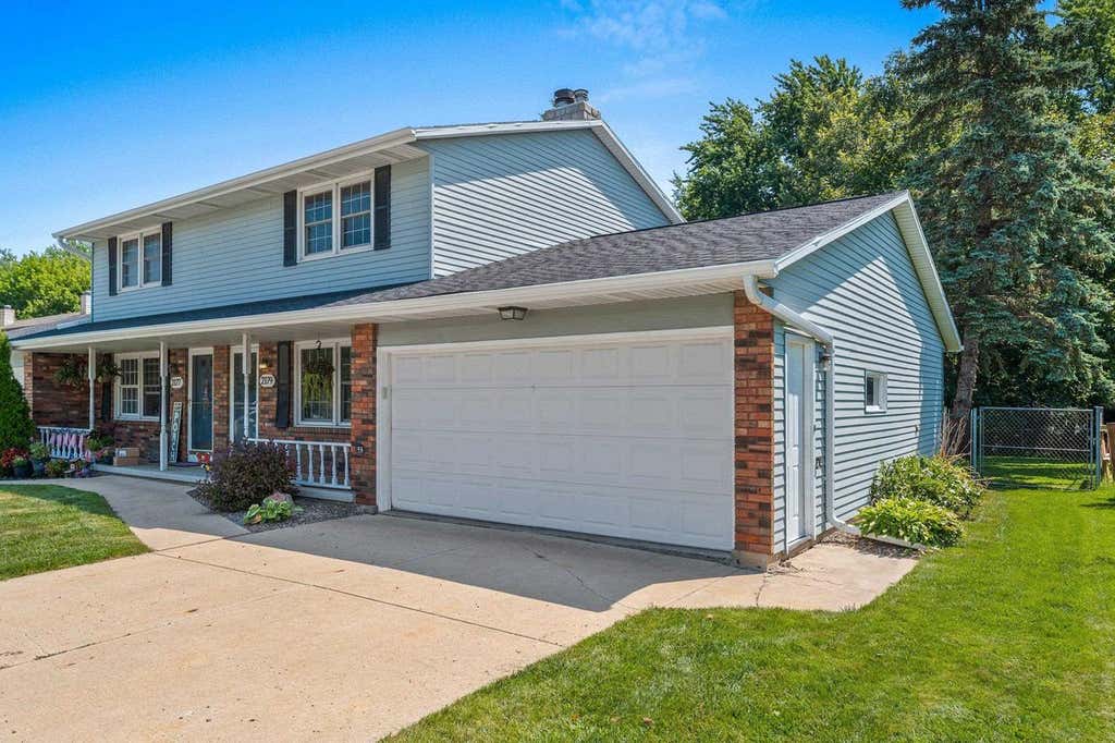 Photo of 2179 Packerland DRIVE, Green Bay, WI 54304 (MLS # 50330396)