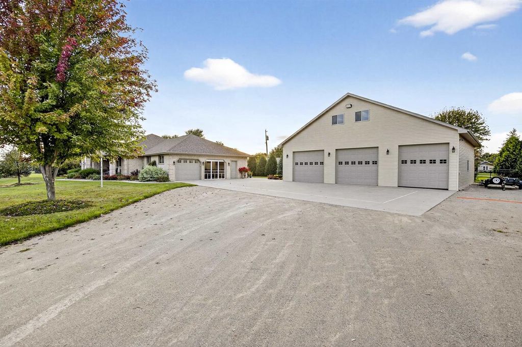 Photo of N3507 County Rd E Rd, Appleton, WI 54913 (MLS # 50316150)