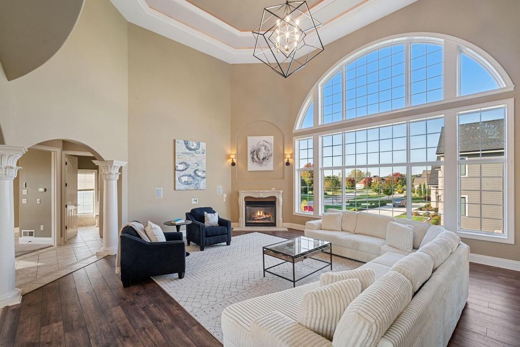 Photo of 18290 Prairie Falcon LANE, Brookfield, WI 53045 (MLS # 1938839)