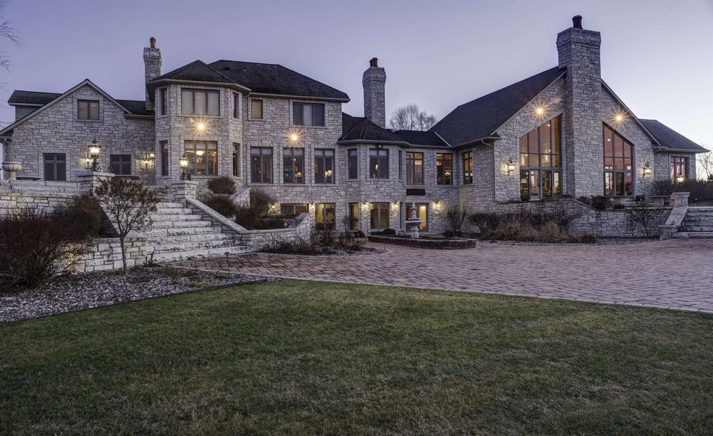 Photo of 5696 School DRIVE, Green Bay, WI 54313 (MLS # 50322457)