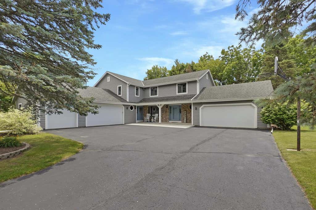 Photo of N30W23511 Greenfield COURT, Pewaukee, WI 53072 (MLS # 1969333)