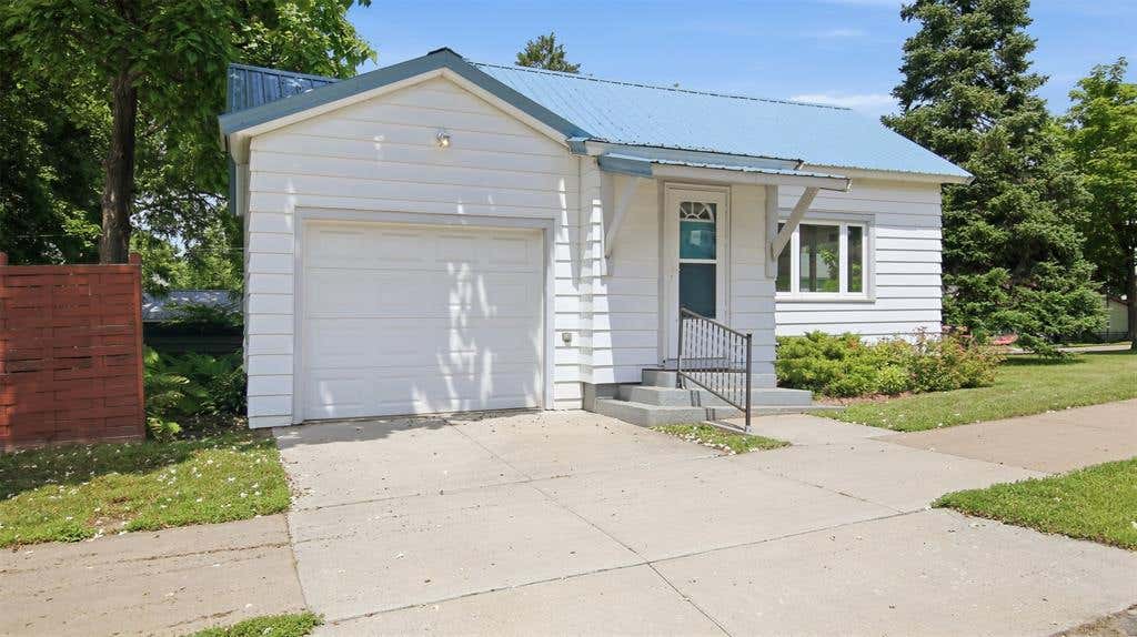 Photo of 222 E Grand AVENUE, Chippewa Falls, WI 54729 (MLS # 1602755)