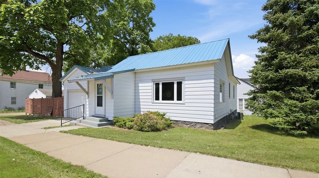 Photo of 222 E Grand AVENUE, Chippewa Falls, WI 54729 (MLS # 1602755)