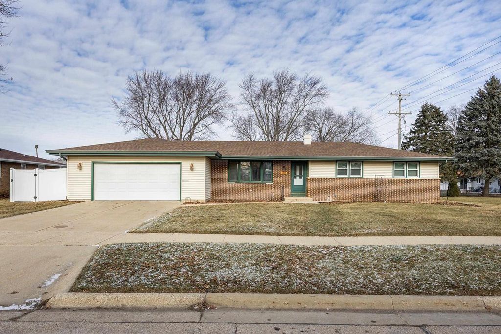 Photo of 1913 Black Bridge ROAD, Janesville, WI 53545 (MLS # 2015046)