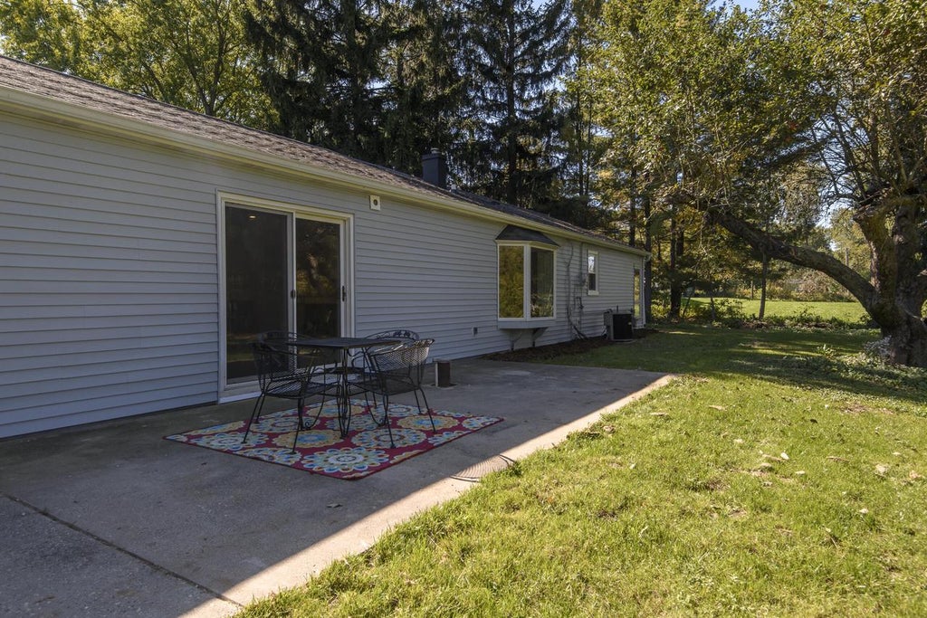 Photo of 1428 W Fiesta LANE, Mequon, WI 53092 (MLS # 1984074)