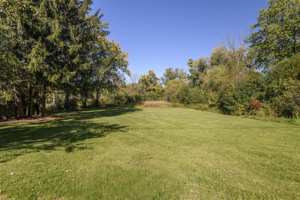 Photo of 1428 W Fiesta LANE, Mequon, WI 53092 (MLS # 1984074)