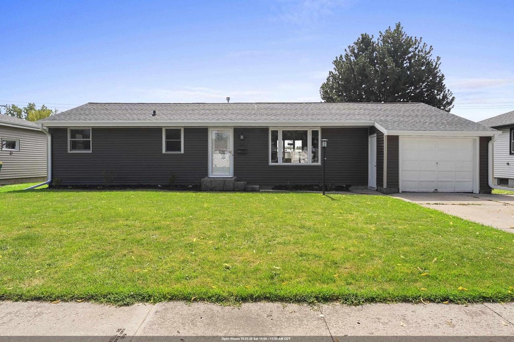 Photo of 1682 Debra LANE, Green Bay, WI 54302 (MLS # 50333587)
