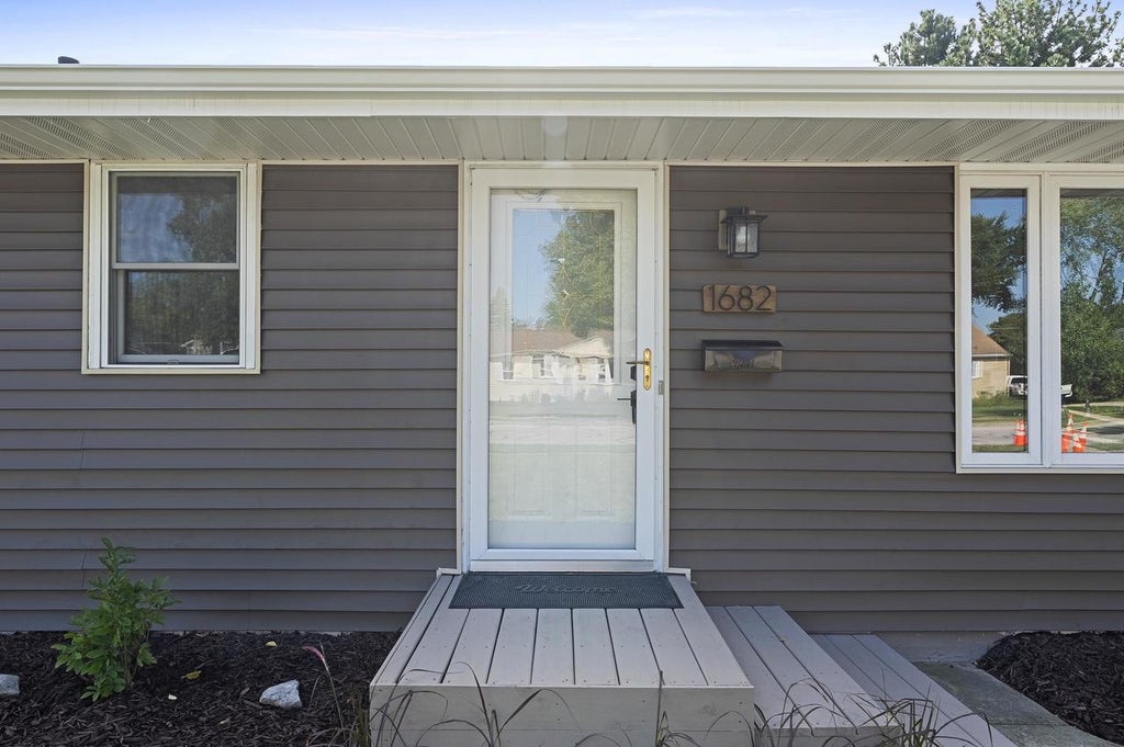 Photo of 1682 Debra LANE, Green Bay, WI 54302 (MLS # 50333587)