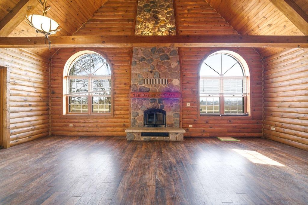 Photo of N8665 Firelane 10 Rd, Menasha, WI 54952 (MLS # 50321745)