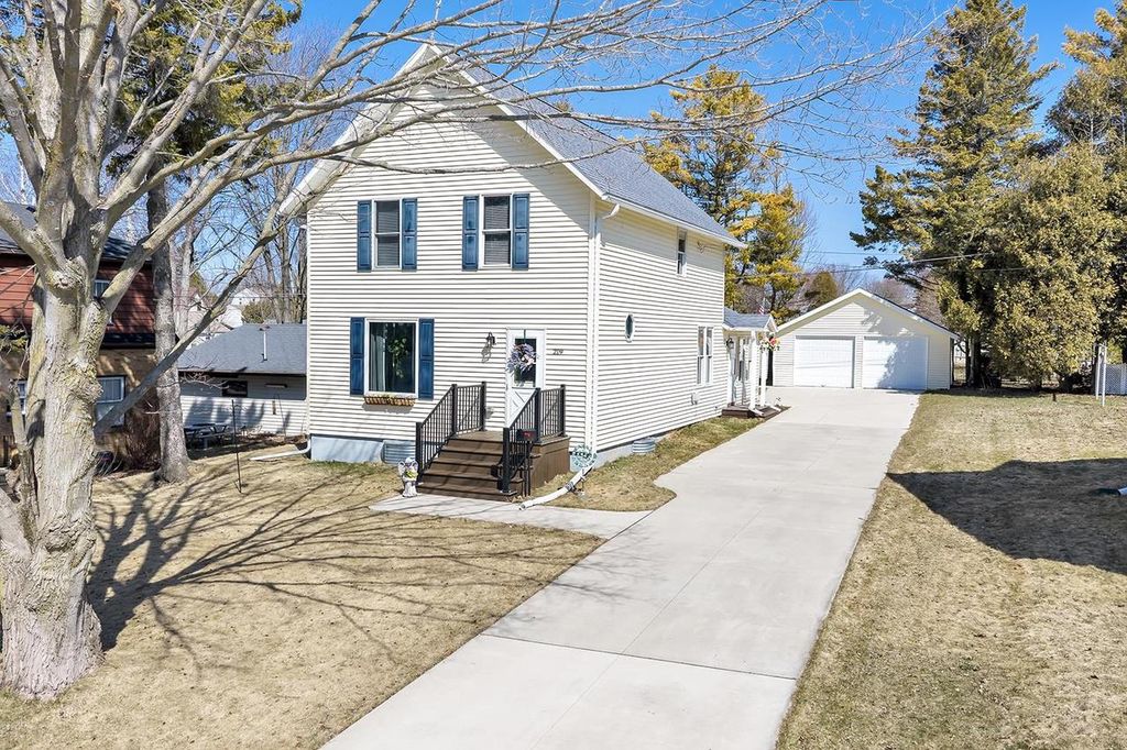 Photo of 219 Rolland STREET, Algoma, WI 54201 (MLS # 50323404)