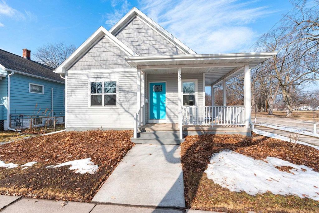 Photo of 900 S Greenwood AVENUE, Green Bay, WI 54304 (MLS # 50321297)