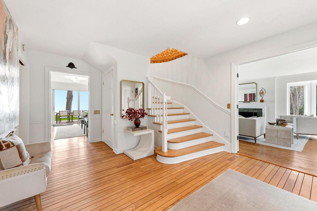 Photo of 8035 N Beach DRIVE, Fox Point, WI 53217 (MLS # 1955951)