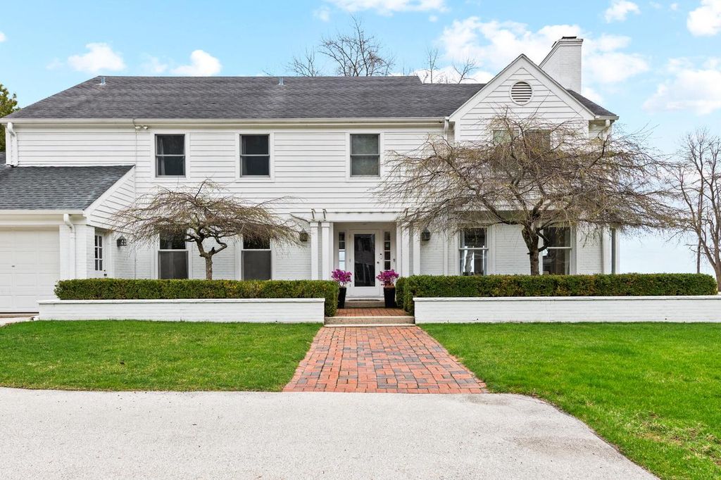 Photo of 8035 N Beach DRIVE, Fox Point, WI 53217 (MLS # 1955951)