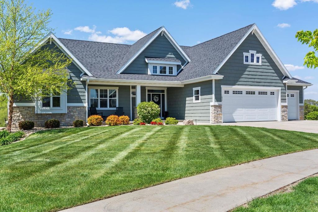 Photo of 1630 Liatris DRIVE, Sun Prairie, WI 53590 (MLS # 2023063)