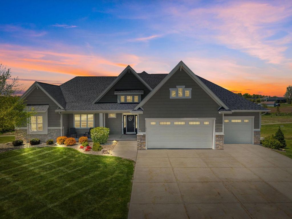 Photo of 1630 Liatris DRIVE, Sun Prairie, WI 53590 (MLS # 2023063)