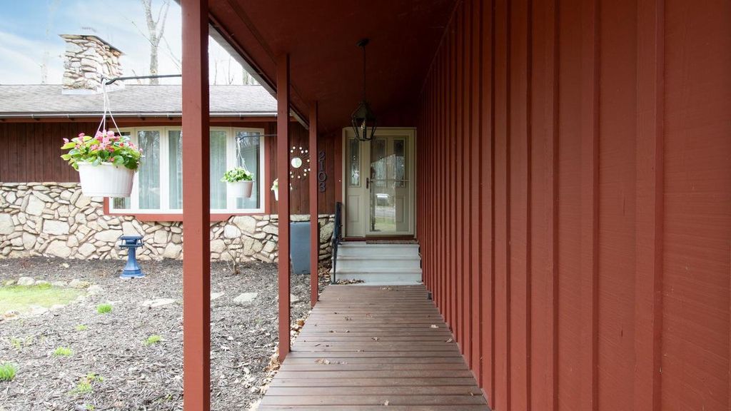Photo of 2103 Edgewood AVENUE, Rothschild, WI 54474 (MLS # 22601853)