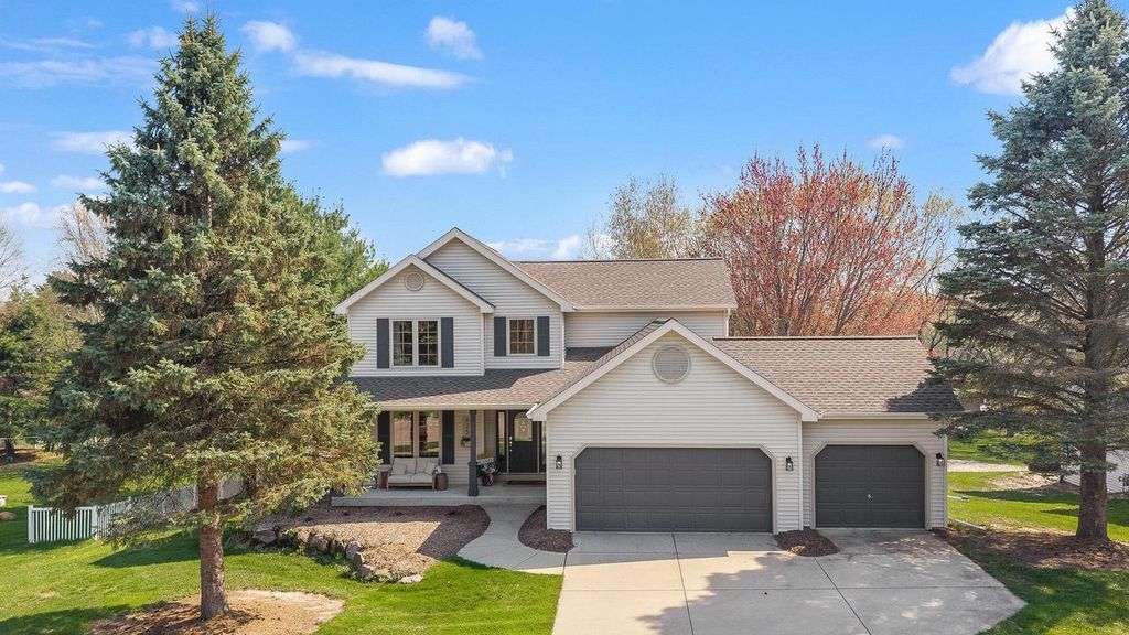 Photo of 625 Bascom Hill DRIVE, Baraboo, WI 53913 (MLS # 2021505)
