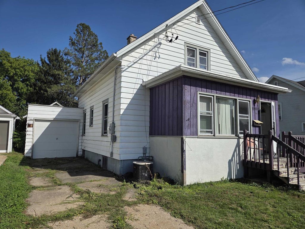 Photo of 311 S Monroe STREET, Watertown, WI 53094 (MLS # 2030254)