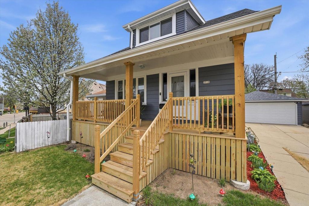 Photo of 3518 S Howell AVENUE, Milwaukee, WI 53207 (MLS # 1959322)