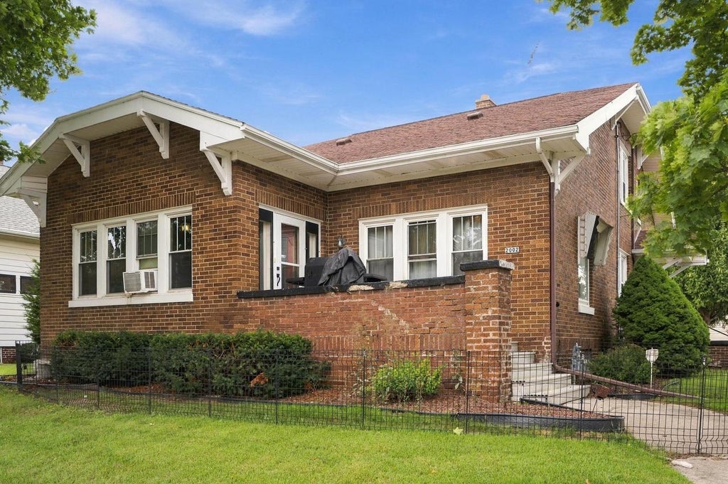 Photo of 2002 Wollmer STREET, Manitowoc, WI 54220 (MLS # 1979724)