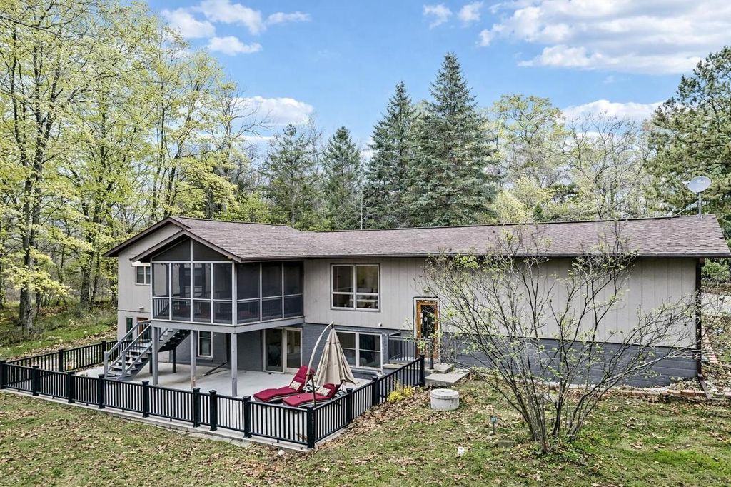 Photo of N5630 Thunderbird ROAD, Portage, WI 53901 (MLS # 2015212)