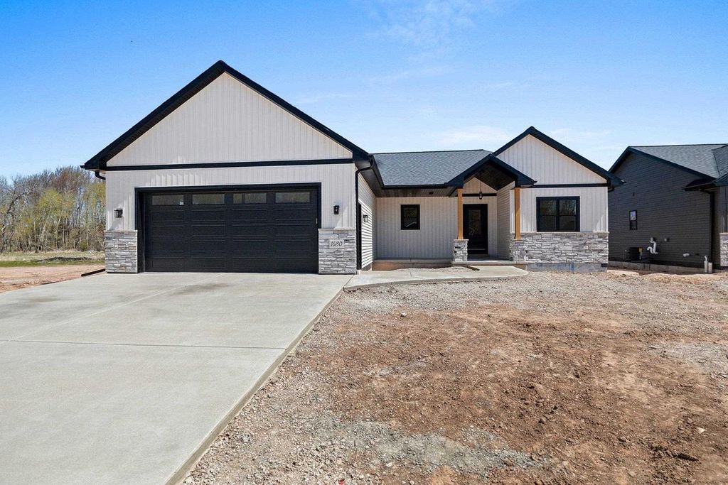 Photo of 1680 Trefoil TRAIL, Green Bay, WI 54313 (MLS # 50321548)