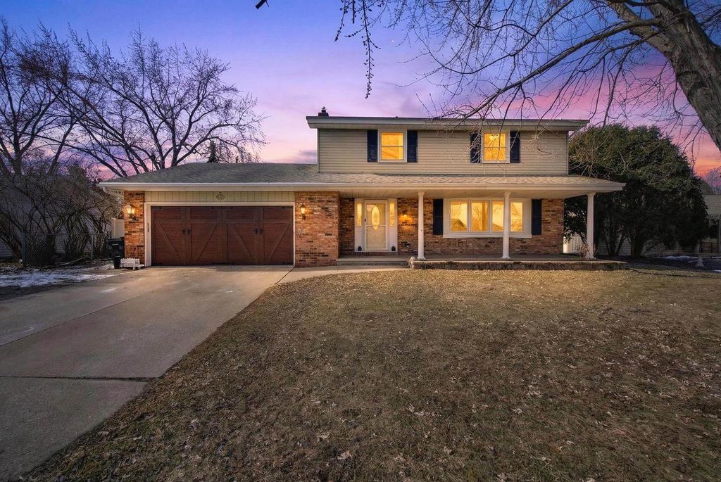 Photo of 1017 N Bay Ridge ROAD, Appleton, WI 54915 (MLS # 50321752)