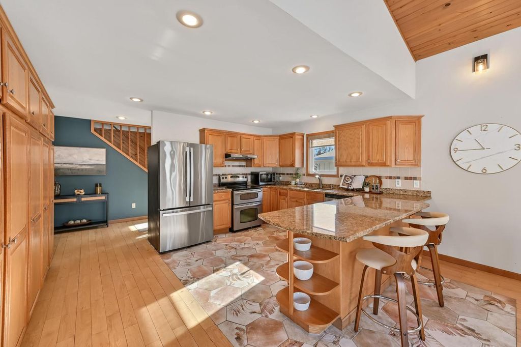 Photo of 2135 W Shore DRIVE, Delafield, WI 53018 (MLS # 1948283)