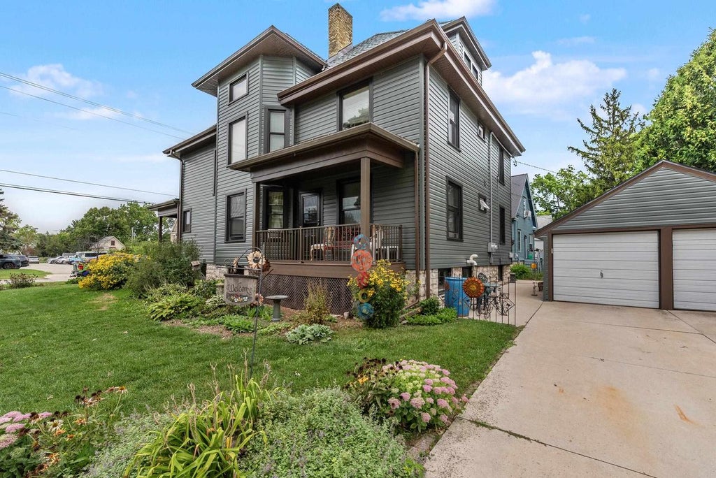 Photo of 136 E Merrill AVENUE, Fond Du Lac, WI 54935 (MLS # 50332848)
