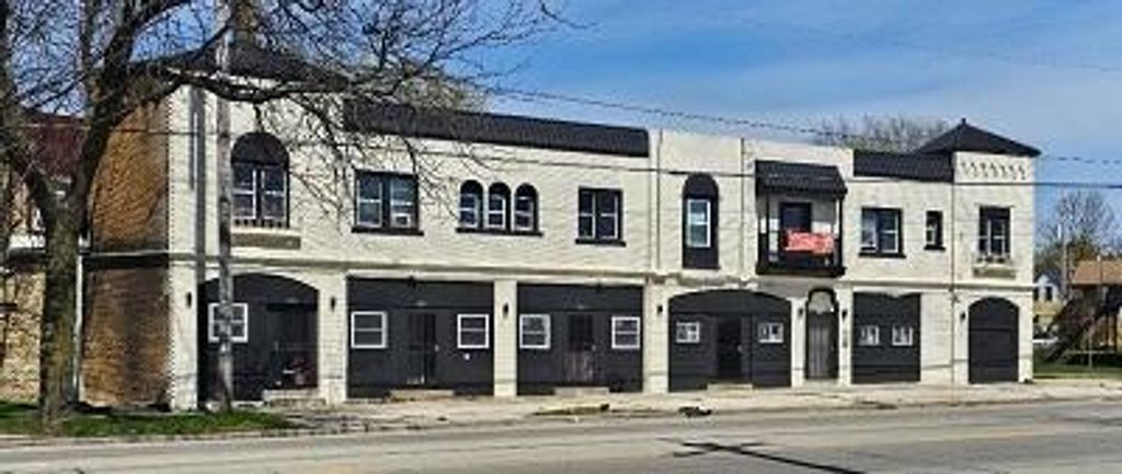 Photo of 1306 W Atkinson AVENUE #1318, Milwaukee, WI 53206 (MLS # 1958857)