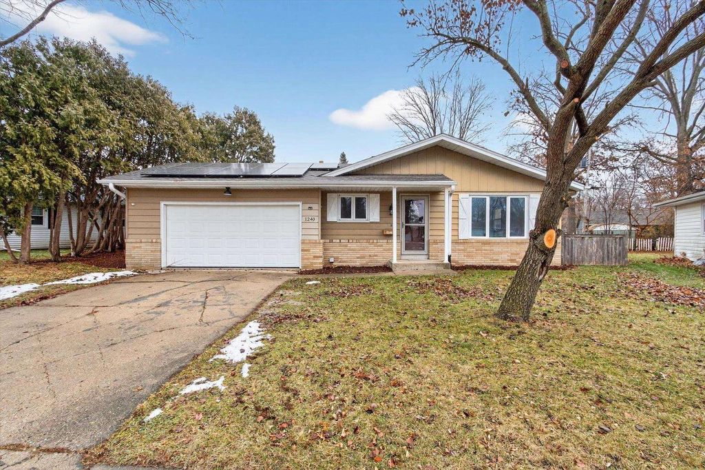 Photo of 1240 Boynton COURT, Janesville, WI 53545 (MLS # 2014117)