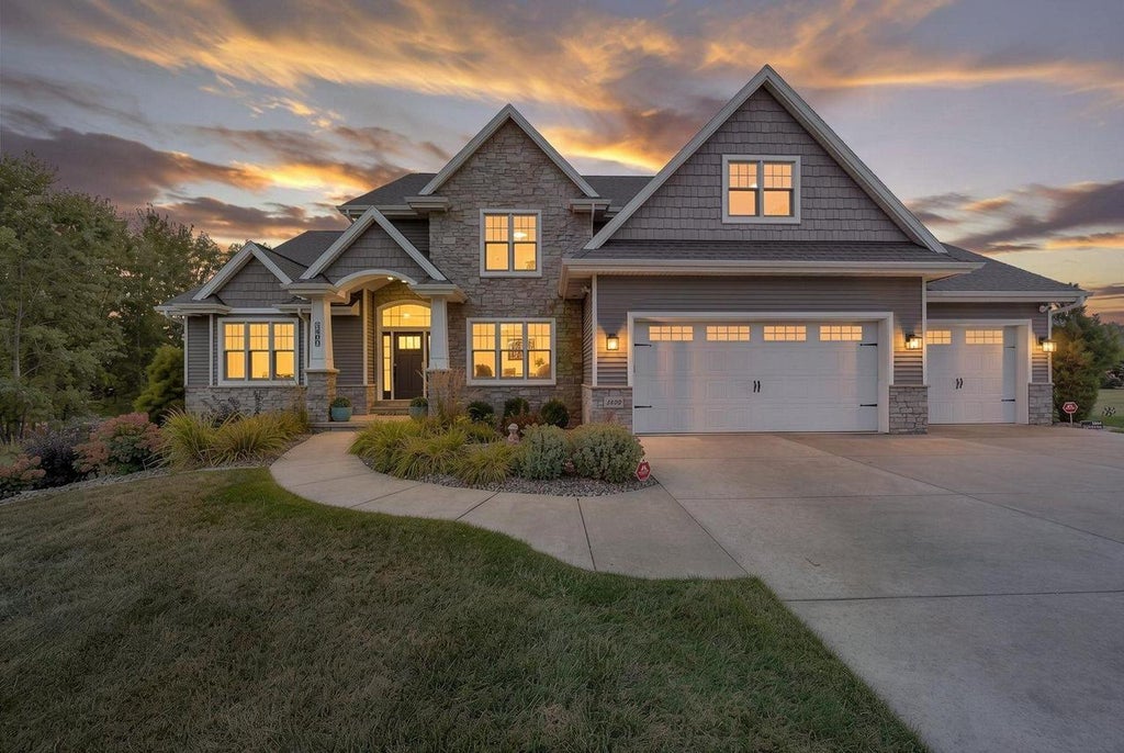 Photo of 3400 Amber LANE, Green Bay, WI 54311 (MLS # 50331997)