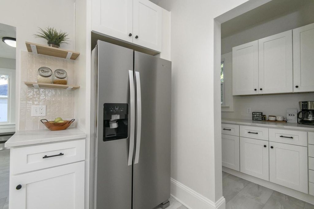 Photo of 2911 N Newhall STREET, Milwaukee, WI 53211 (MLS # 1941965)