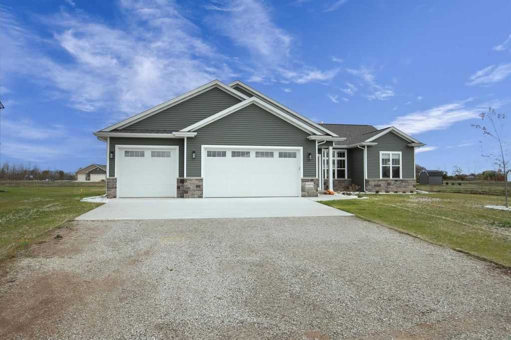 Photo of N8034 Oakwood DRIVE, Sherwood, WI 54169 (MLS # 50317161)