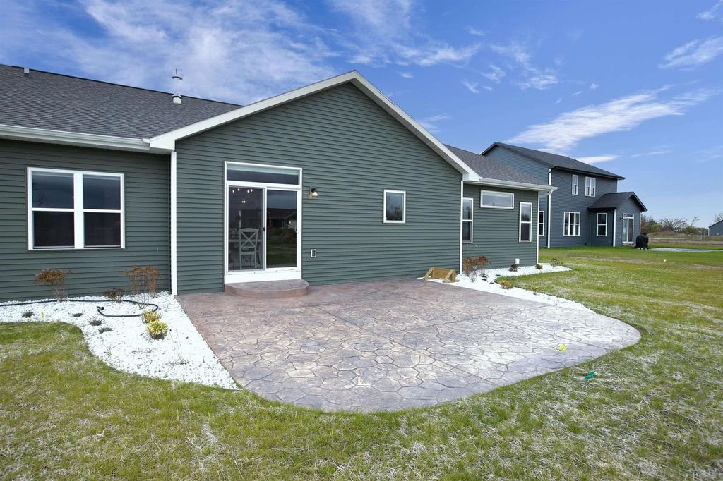 Photo of N8034 Oakwood DRIVE, Sherwood, WI 54169 (MLS # 50317161)